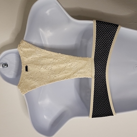 RIP Curl Bikini Top, Size Small - Picture 2 of 3